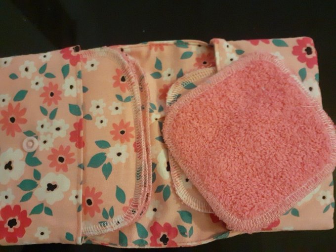 Pochette nomade avec lingettes et cotons lavables 